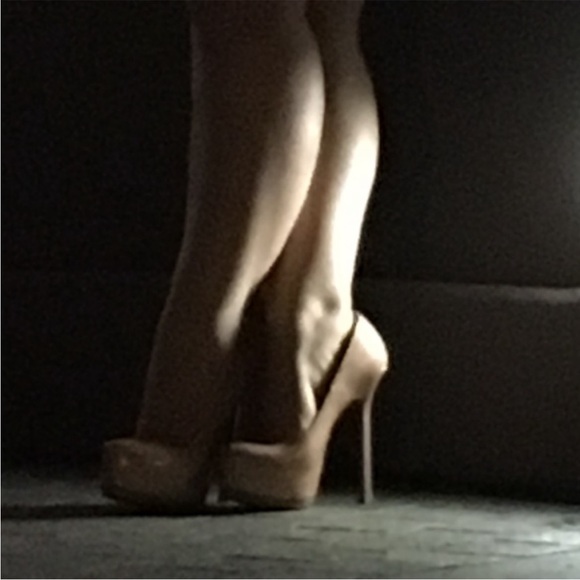 Yves Saint Laurent Tribtoo 105 Pumps - Picture 10 of 10